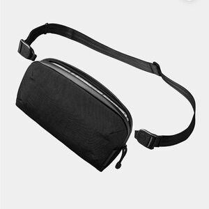 NWT Alpaka Flight Pouch Pro